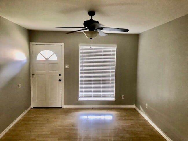Building Photo - $500 OFF MOVE IN SPECIAL-SOUTH BOSSIER IN ...