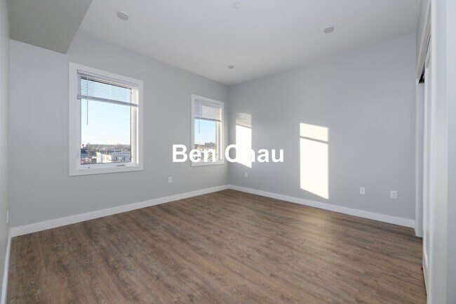 Building Photo - 48 Medford St