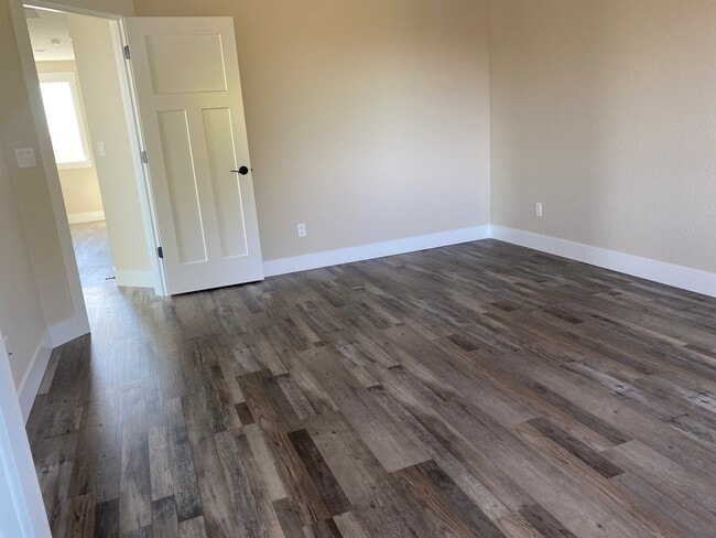 Building Photo - 1242 S 11th St