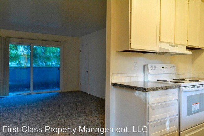 Building Photo - 3855 Lake Grove Ave