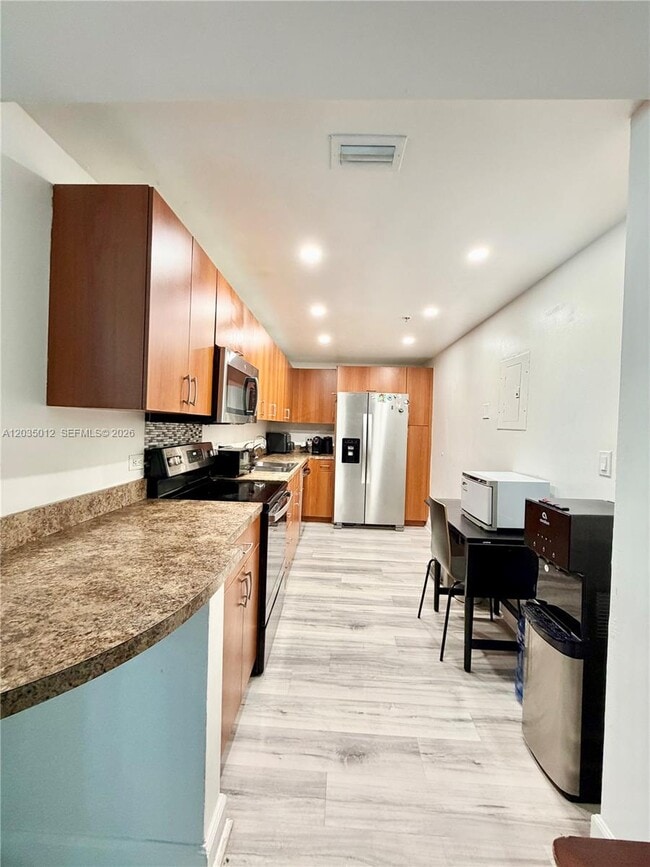 Building Photo - 7501 E Treasure Dr