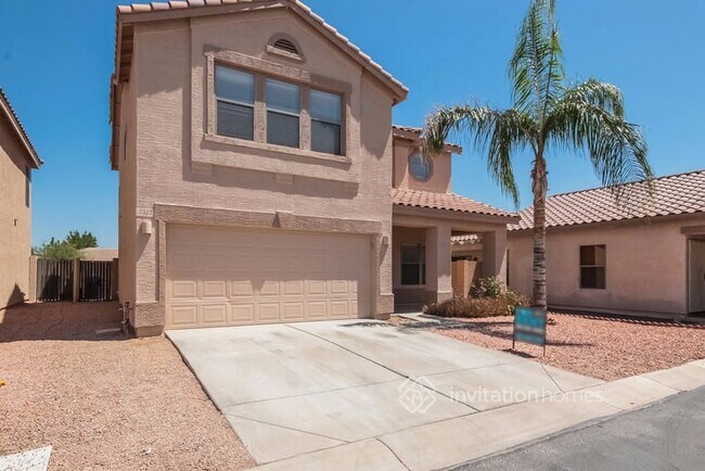 Building Photo - 2322 E Spruce Dr