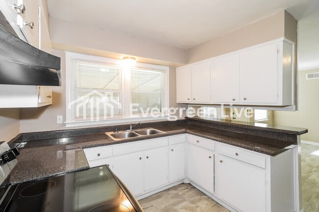 Building Photo - 4741 Scottsdale Ave