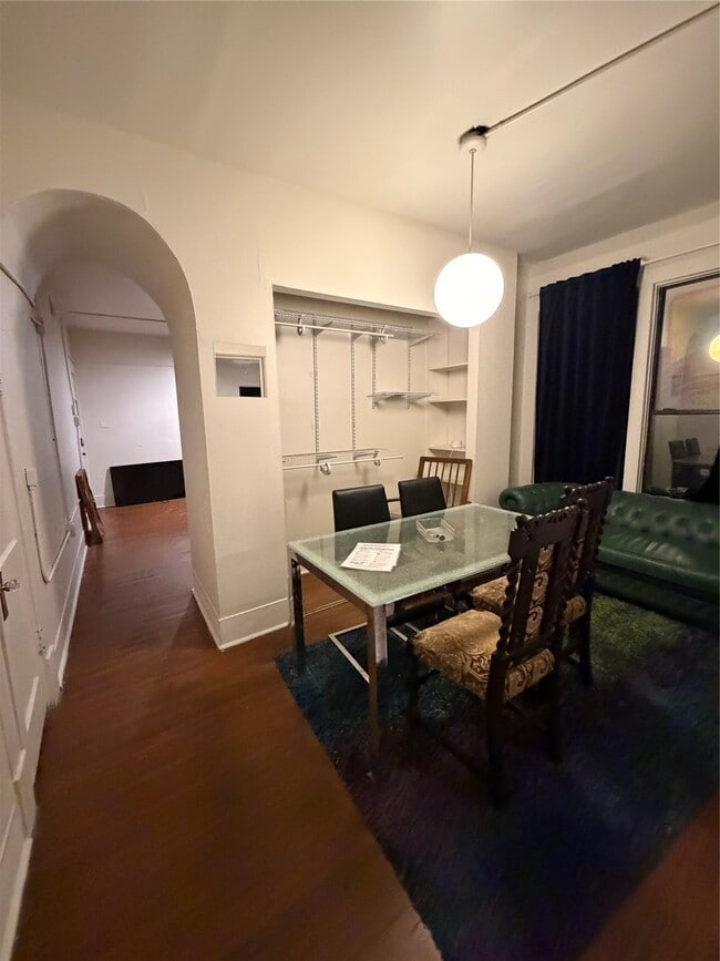 Building Photo - 402 Hyde Park Blvd