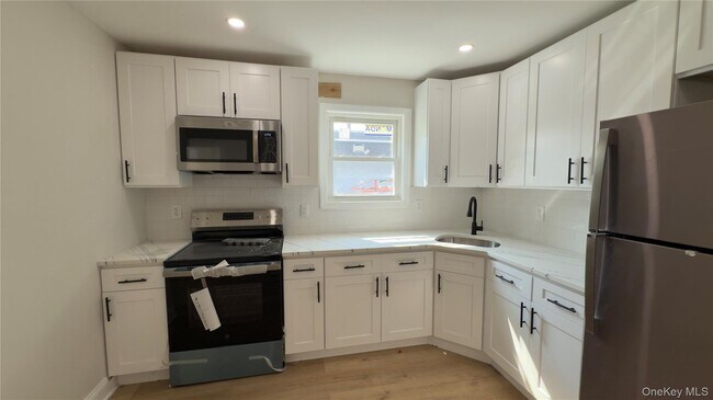 Building Photo - 120 Linden Ave