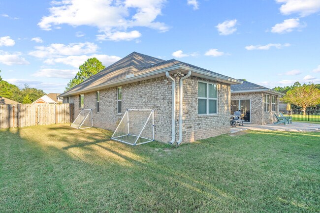 Building Photo - 296 Symphony Way