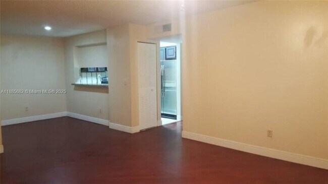 Building Photo - 1231 SW 46th Ave