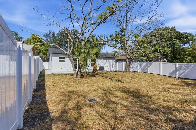 Building Photo - Top Shelf Aquisitions