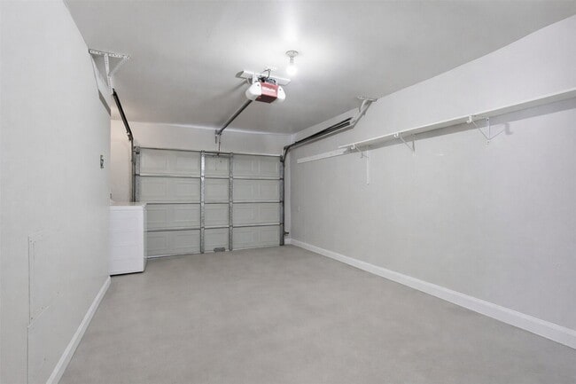 Building Photo - 8518 Pool Creek Dr