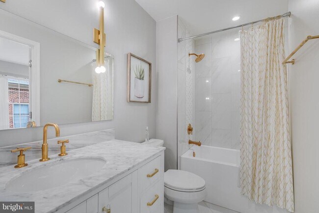 Building Photo - 1507 N Colonial Terrace