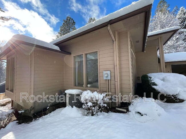 Building Photo - 5605 N Northwood Dr