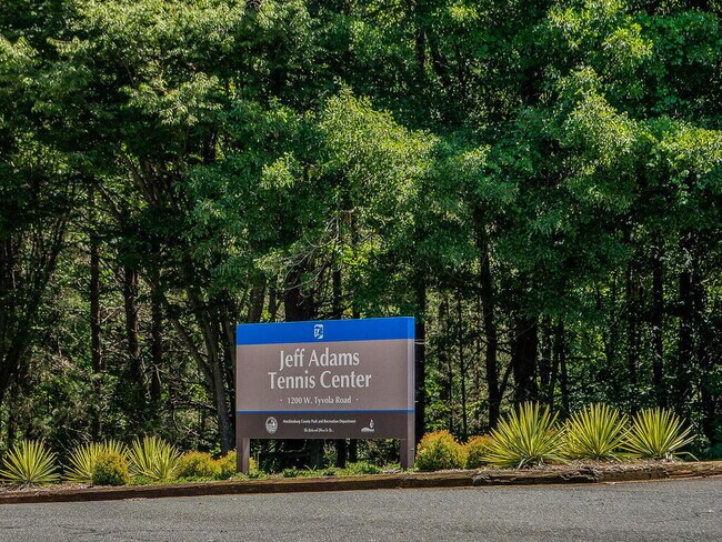 Building Photo - Built in 2022 and waiting for you to move right on in!