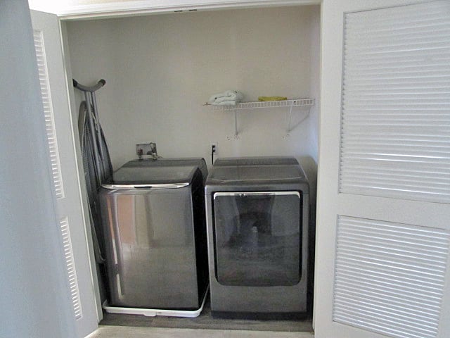 Building Photo - 4 bedroom 2.5 bath sparkling pool home in Perris!