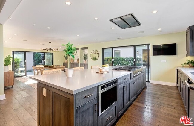 Building Photo - 2841 Montcalm Ave