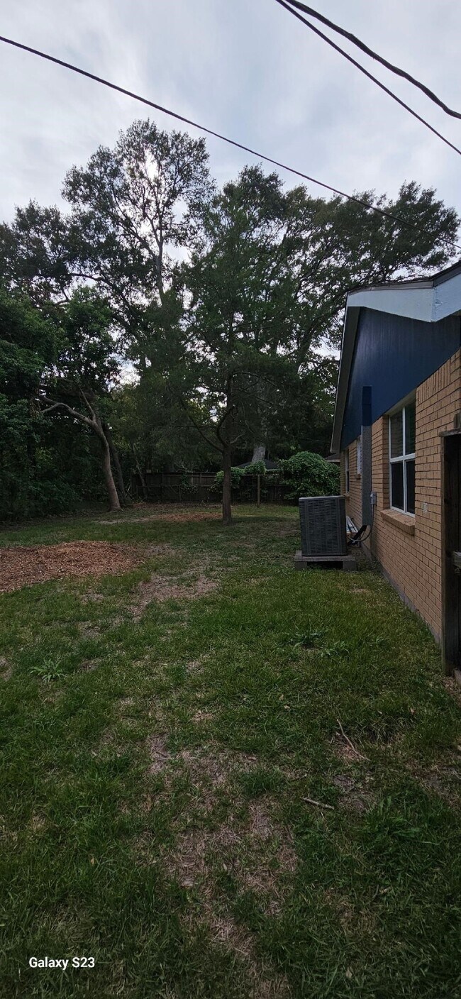 Building Photo - 4102 California Ave