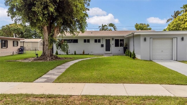 Building Photo - 9530 Jamaica Dr