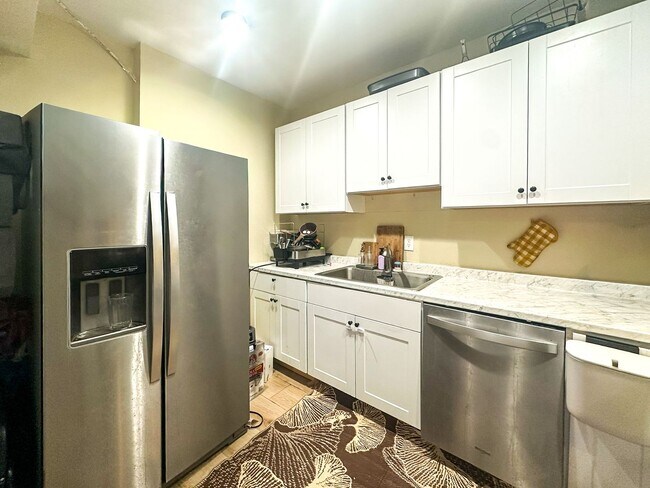 Building Photo - Grand 6bd 4ba Crystal Valley home with an in-law suite!!!