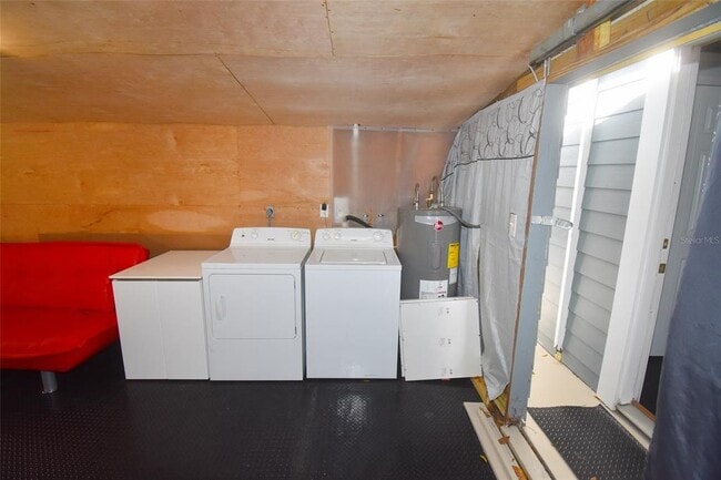 Building Photo - 2450 Hawthorne St