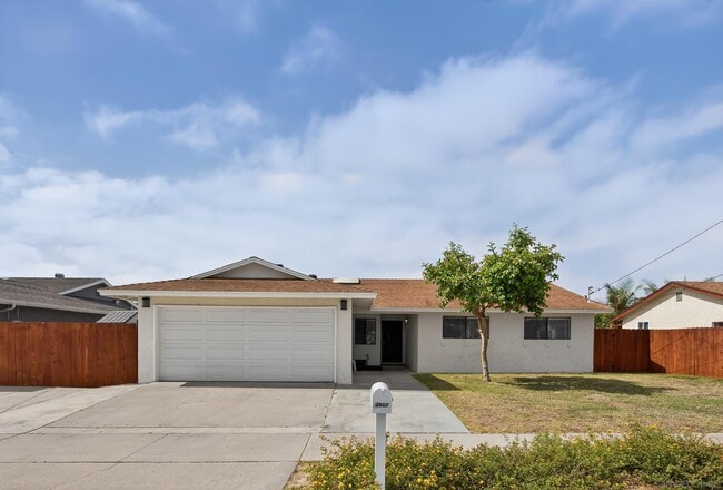 Building Photo - 3907 Genine Dr
