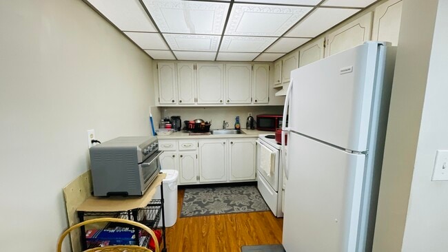 Building Photo - 138 Salisbury I