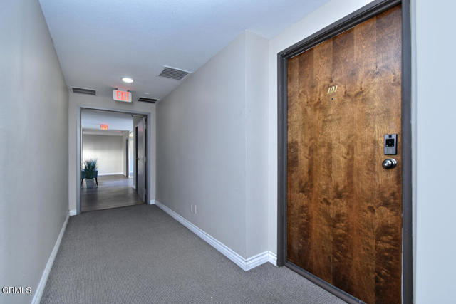 Building Photo - 5534 Encino Ave