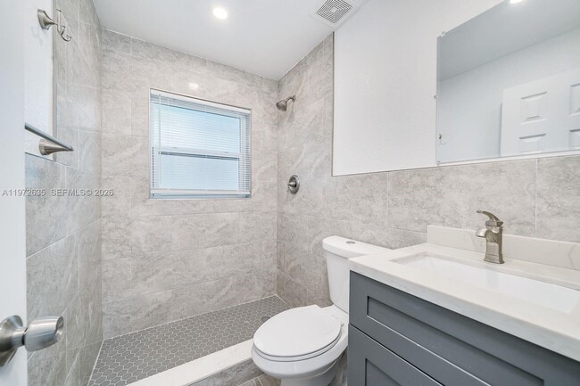 Building Photo - 1907 McKinley St