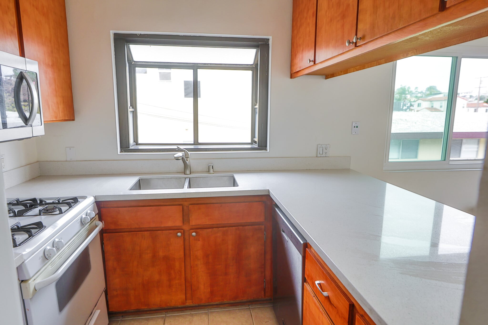 Building Photo - 4928 Narragansett Ave