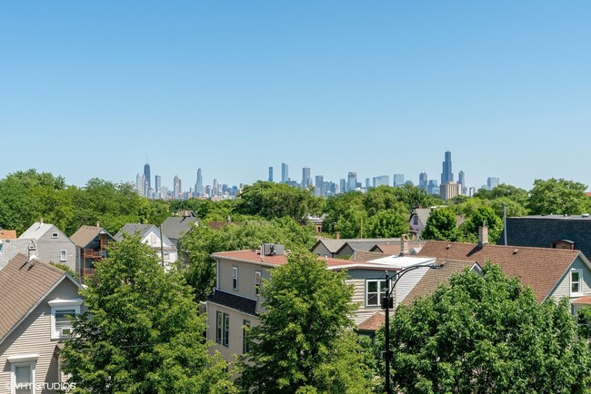 Building Photo - 1824 N Kedzie Ave