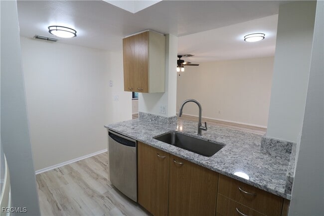 Building Photo - 13264 White Marsh Ln