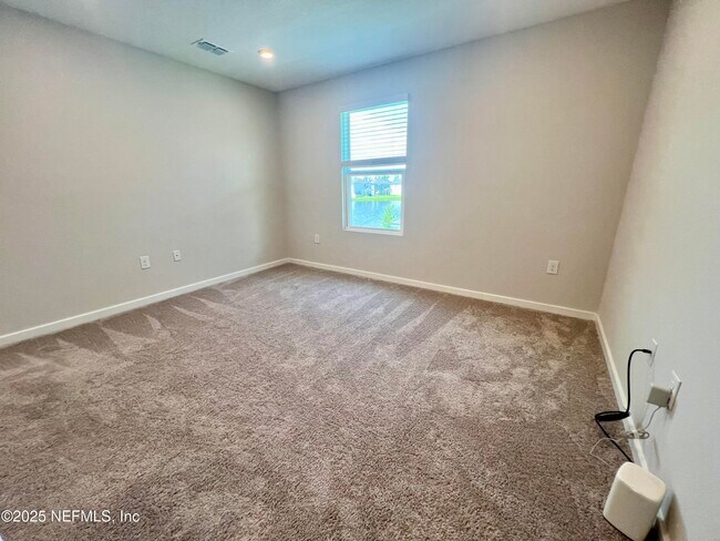 Building Photo - 14750 Cashew Ave
