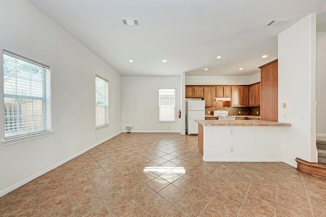 Building Photo - 1906 W 42nd St