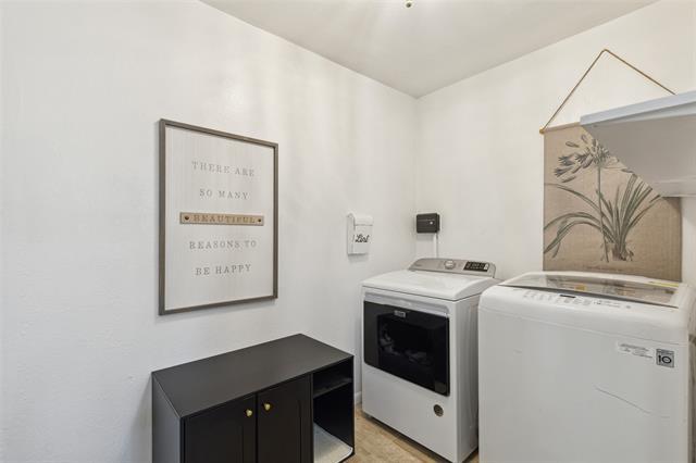 Building Photo - 724 Edgehill Dr