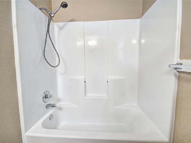 Building Photo - 6321 Richland Plaza Dr D