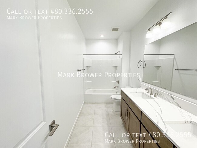 Building Photo - 72 S 157th Ln
