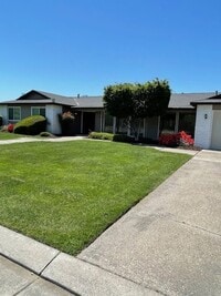 Building Photo - Lease Your Dream Home in the Country!