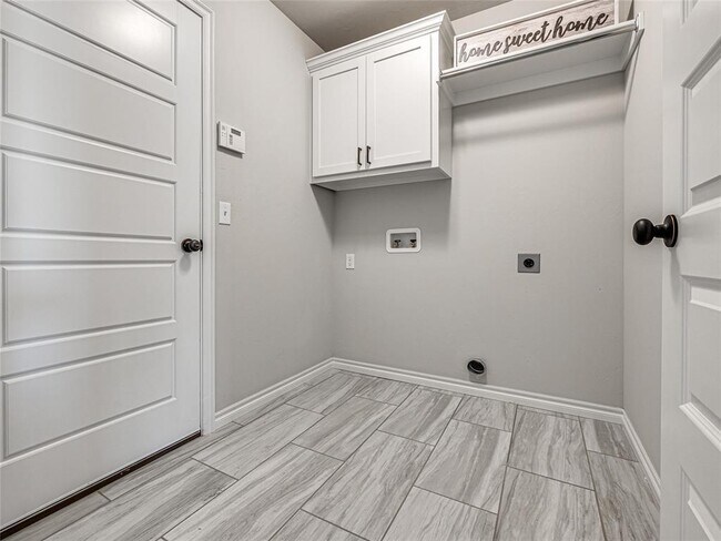 Building Photo - 526 Cherrybark Dr