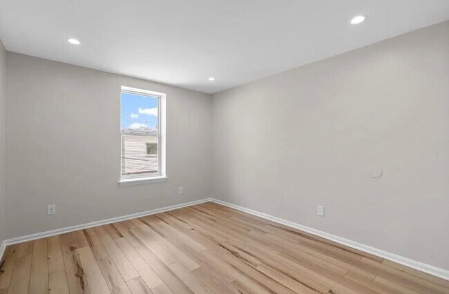 Building Photo - 2218 Orleans St