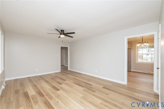 Building Photo - 609 Willomett Ave