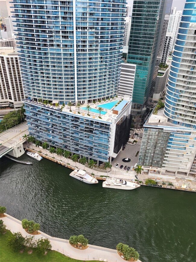 Primary Photo - 465 Brickell Ave