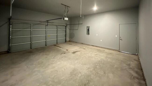 Building Photo - 605 Remington Ave