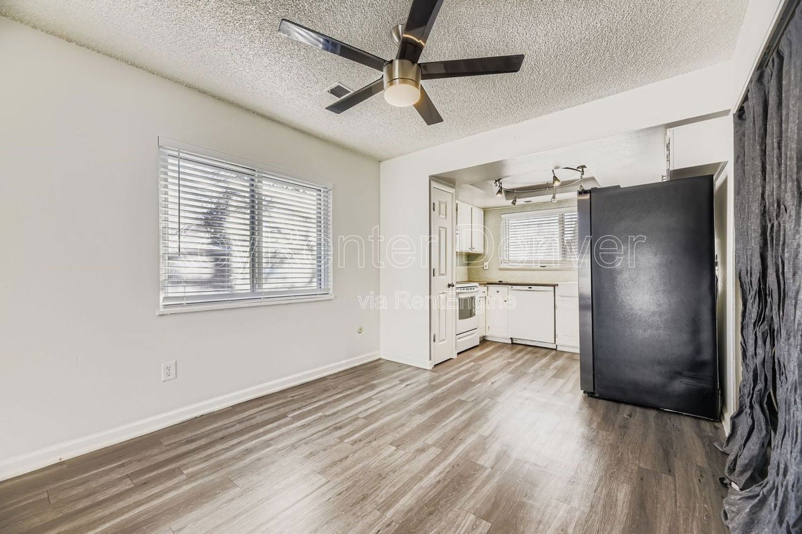 Building Photo - 1199 S Troy St