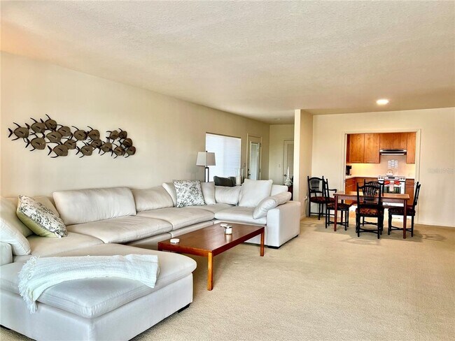 Building Photo - 3220 S Shore Dr