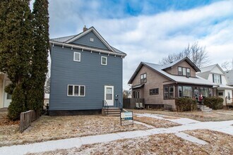 Building Photo - Available June 1st - RECENTLY REFRESHED 2 BED/1 BATH