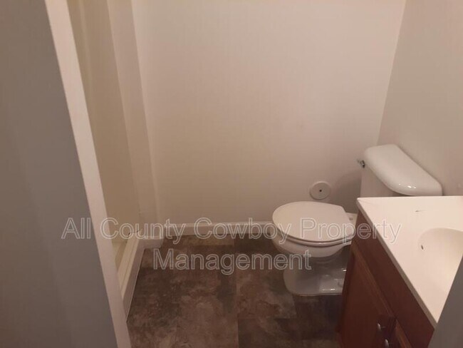 Building Photo - 1222 Logan Ave