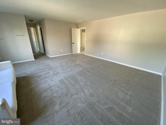 Building Photo - 1712 12th St S