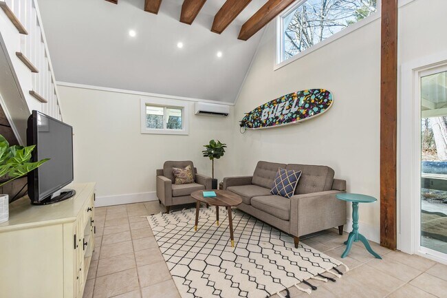 Building Photo - 50 Briar Rd