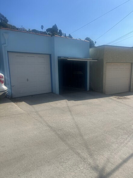 Building Photo - 1839 Silver Lake Blvd