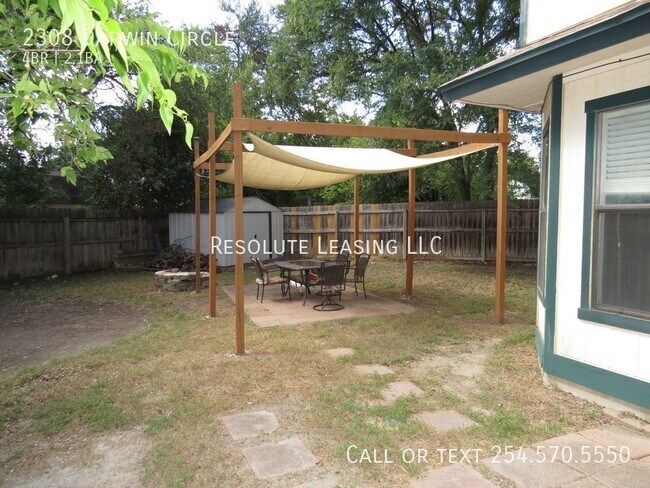 Building Photo - 2308 Darwin Cir