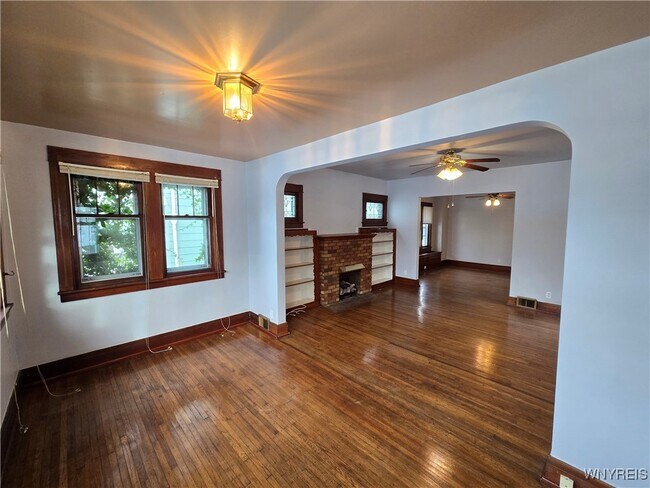 Building Photo - 137 Commonwealth Ave