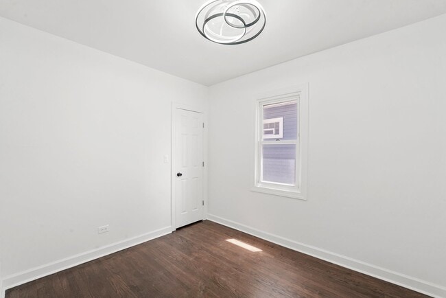 Building Photo - 2519 N New England Ave